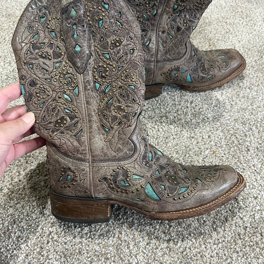 Women’s 7.5M Corral boots